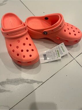 CROCS women's platform Clog in Coral Pink